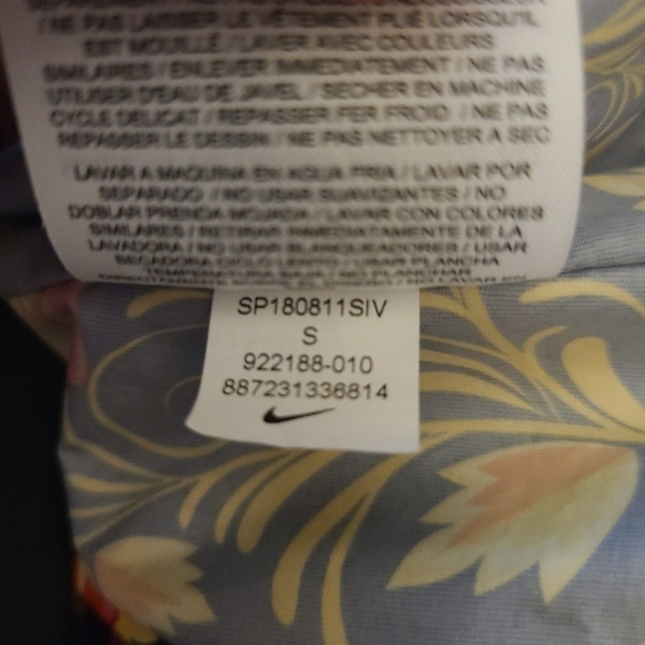 Nike Sports wear NSW Floral Windrunner Printed Women's SZ Small Jacket Black - Picture 3 of 9